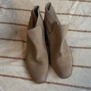 Stylish Tan Ankle Boots for Women